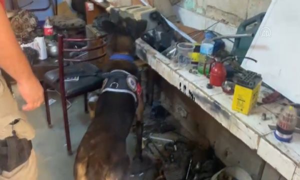 Silah ve uyuşturucularla yakalandı!